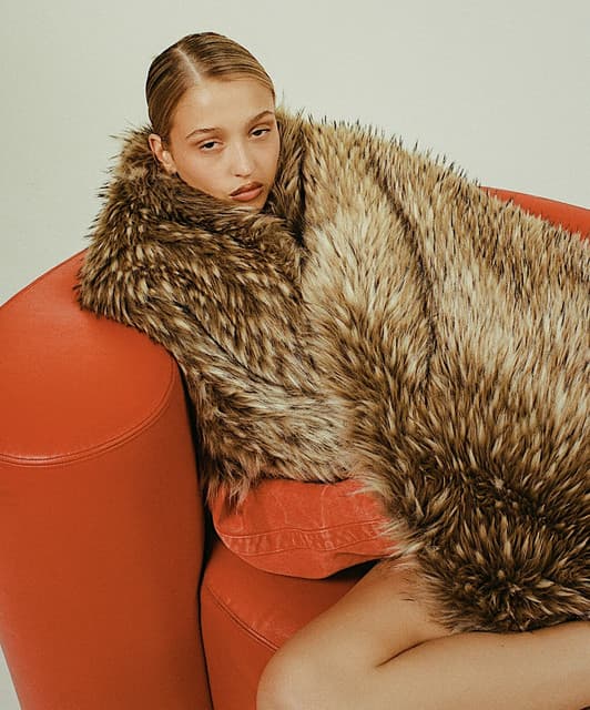 Sophie Gray artist profile image