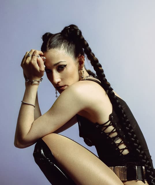 Emi Jeen artist profile image