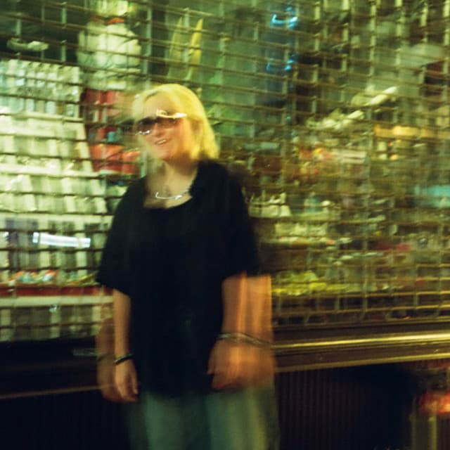 ROBINS artist profile image