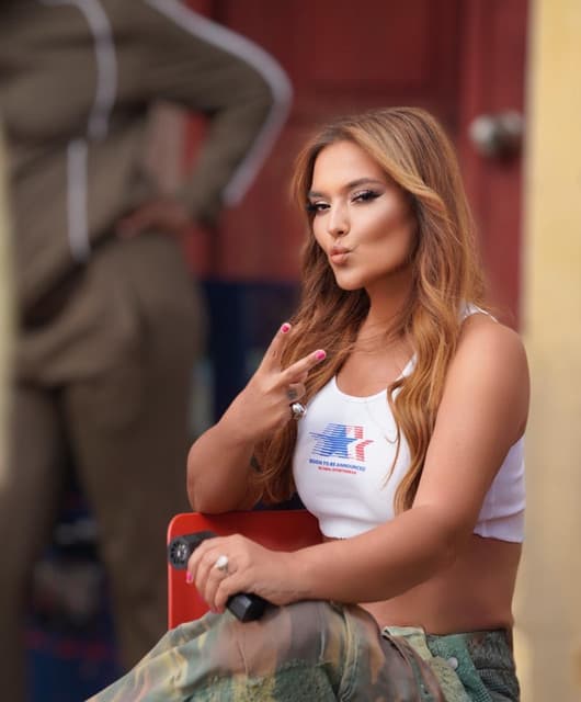 Demet Akalın artist profile image