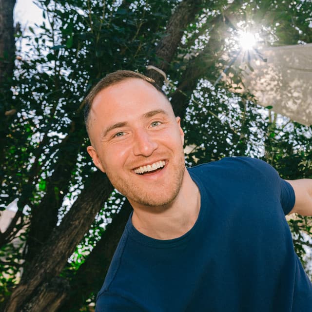 Mike Posner artist profile image