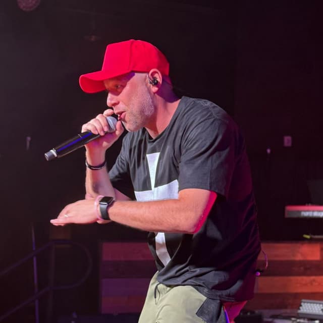 Sam Llanes artist profile image