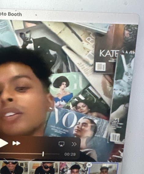 she loves boon artist profile image