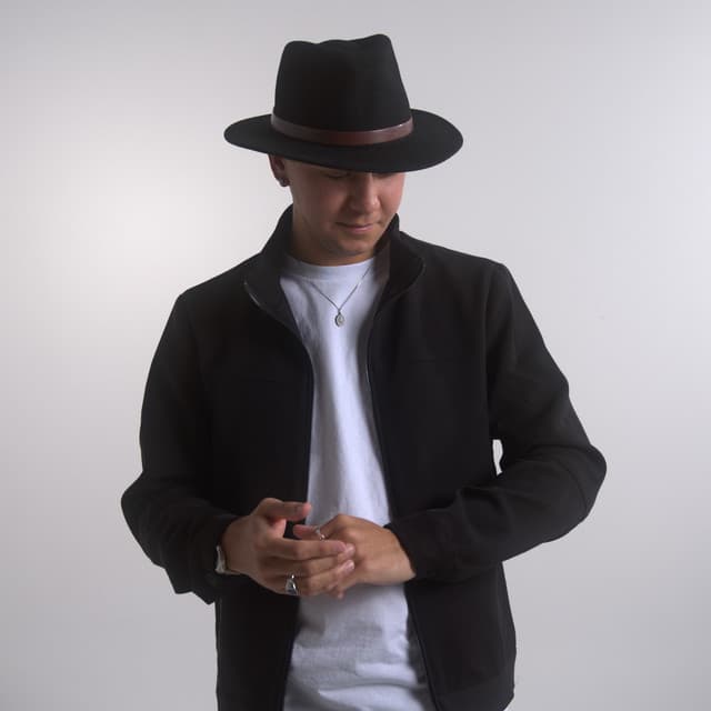 Ryan La Valette artist profile image