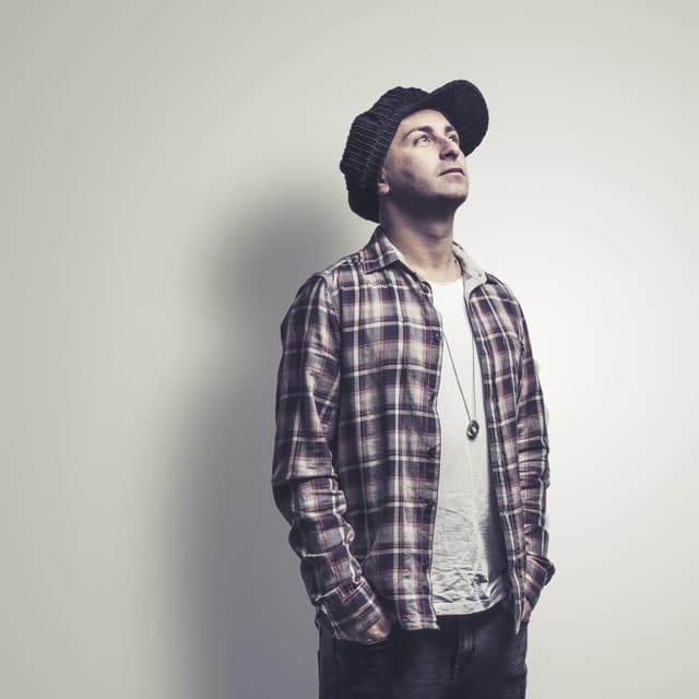 Rowee artist profile image