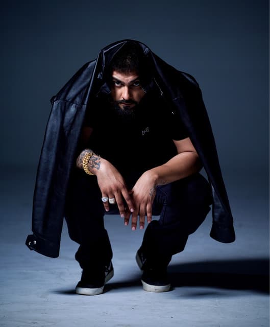 Navv Inder artist profile image