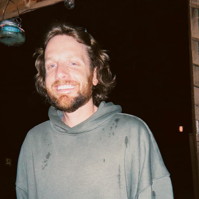 Miki Fiki artist profile