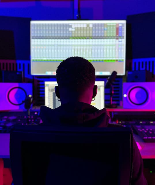 Dj Glad artist profile image