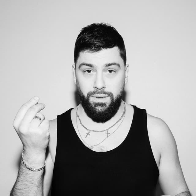 Simon Superti artist profile image