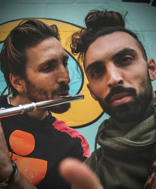 MAGIC GIANT artist profile image