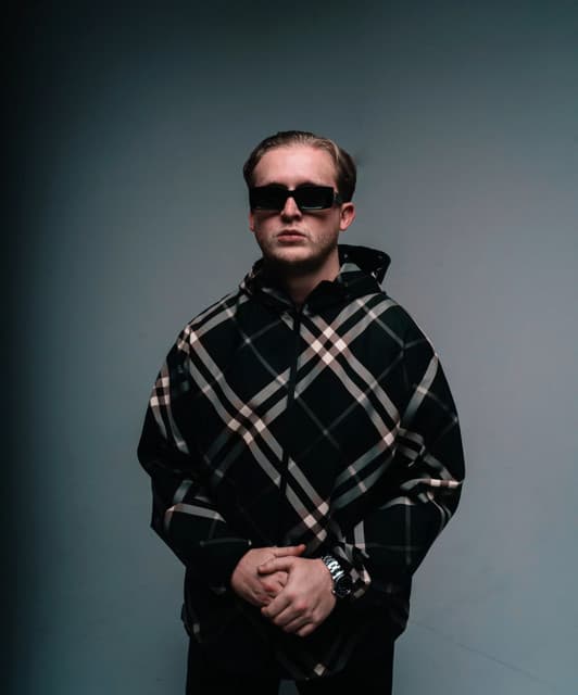 Max Dean's artist profile image