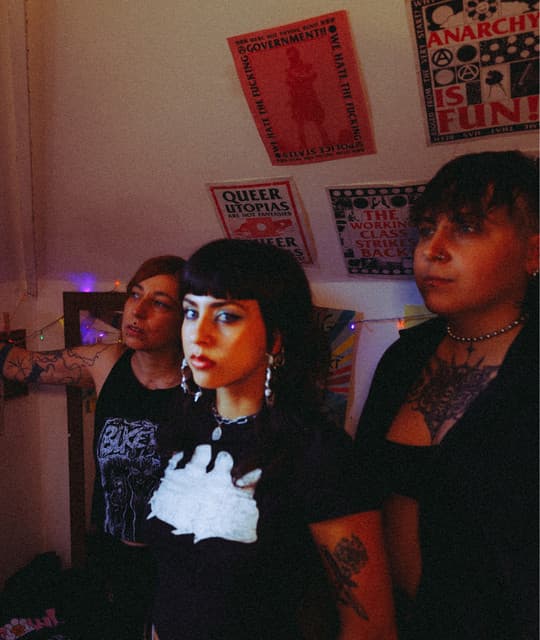 Shooting Daggers artist profile