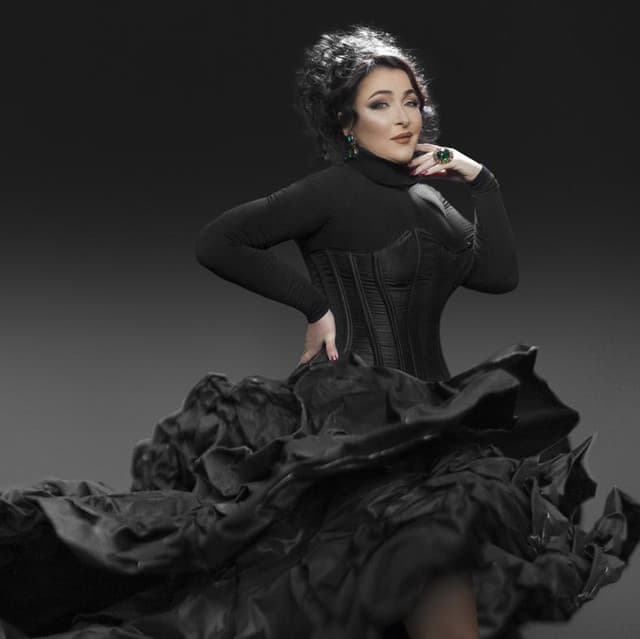 Lolita artist profile image