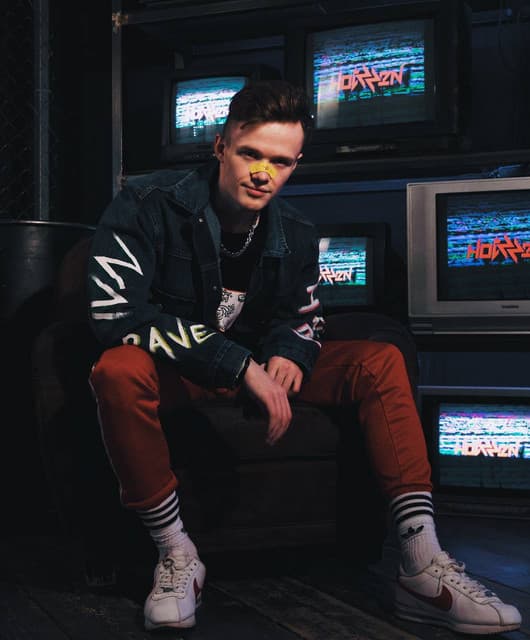 Hotzzen artist profile image