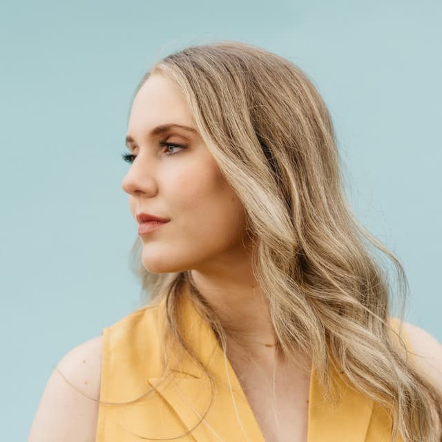 Leah Nobel artist profile image