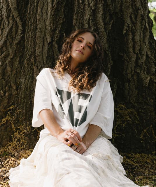 Emily Hackett artist profile
