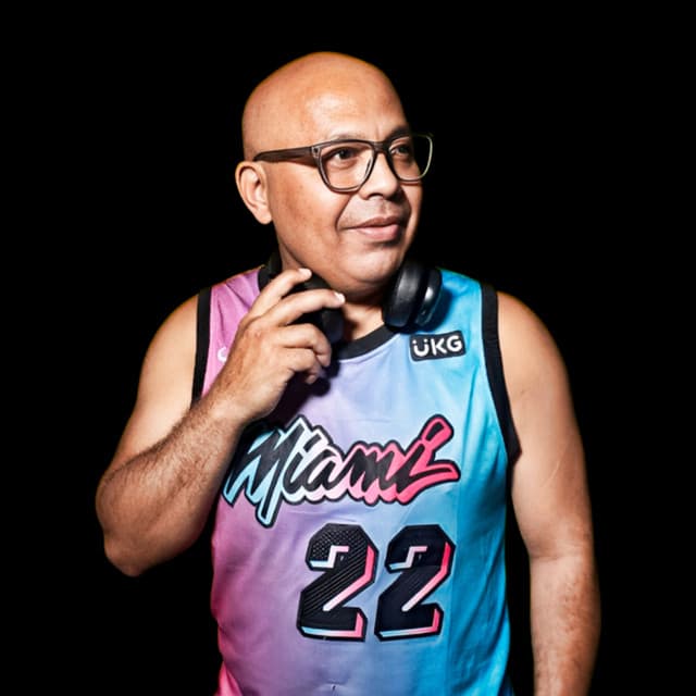 Manybeat artist profile image