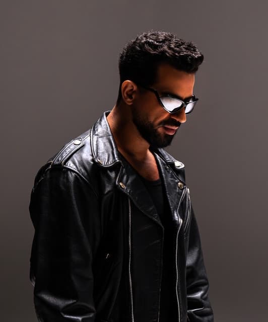 DENNIS artist profile image