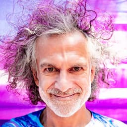 Lee Reynolds's artist profile image