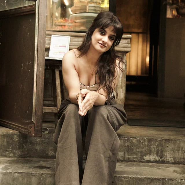 Jasleen Royal profile