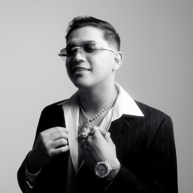 Lucky Brown artist profile image