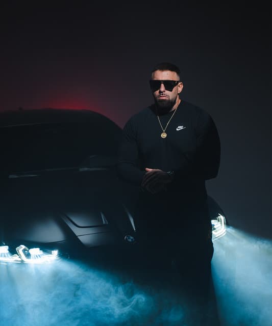 FLY LO artist profile image