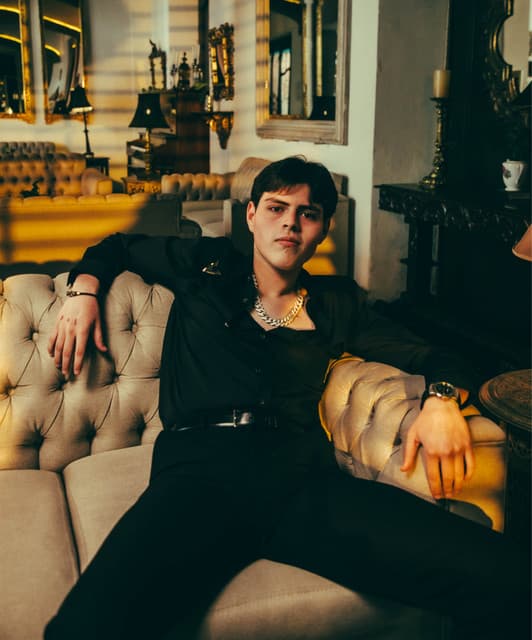 Régulo Molina artist profile image