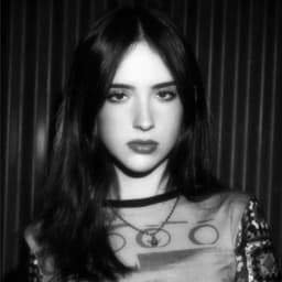 Gabriela Bee's artist profile image