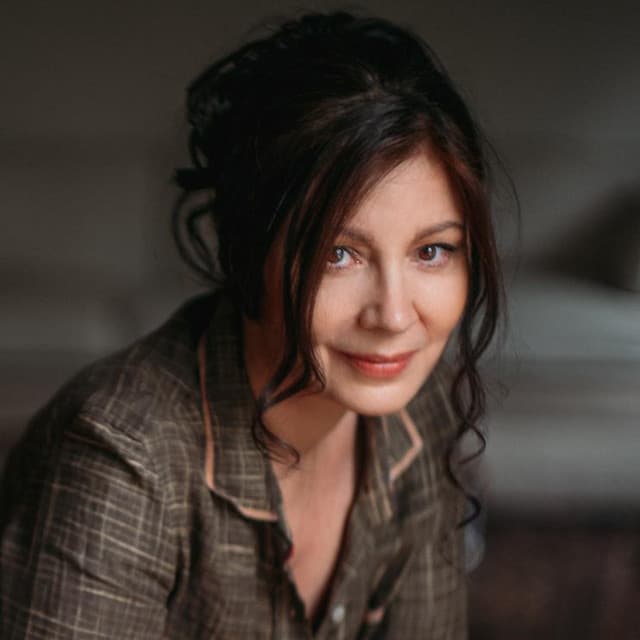 Isabel De Sebastian artist profile image