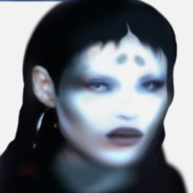 Saya Gray artist profile image