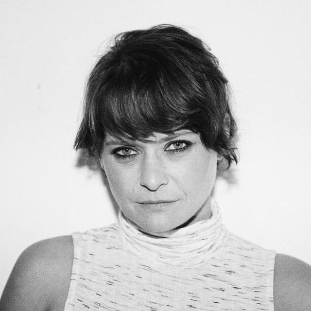 Sophie Barker's artist profile image
