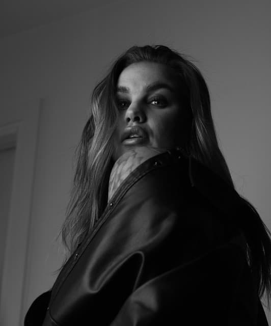 Linn Brikell artist profile image