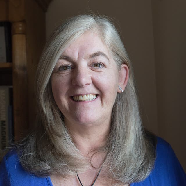 Niamh Parsons artist profile image