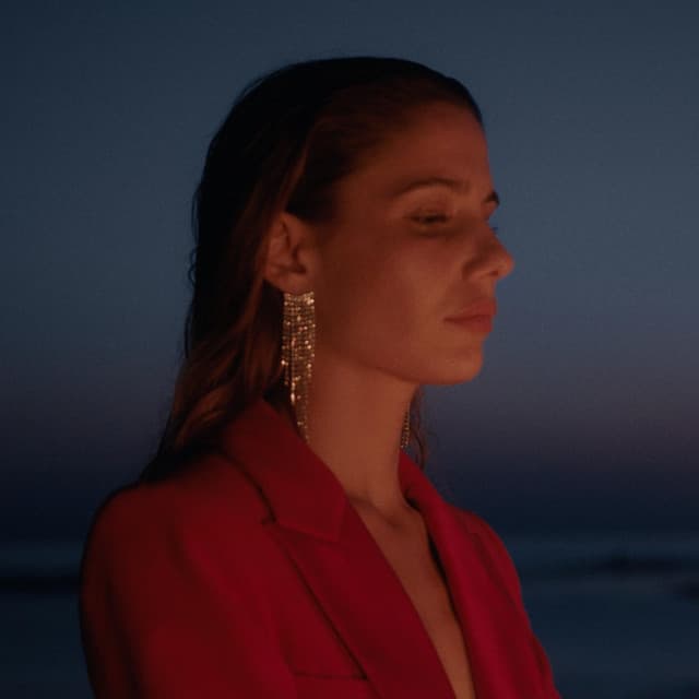 Elle Valenci artist profile image
