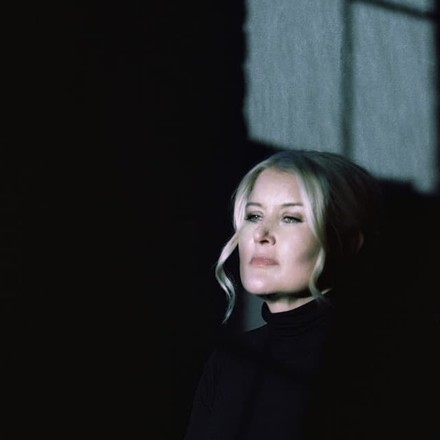 Paula Cole's artist profile image