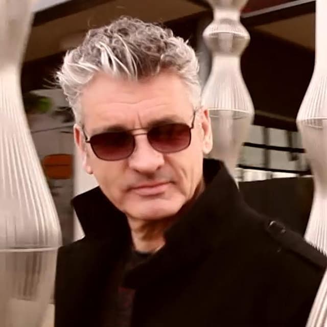 Chris Standring artist profile image