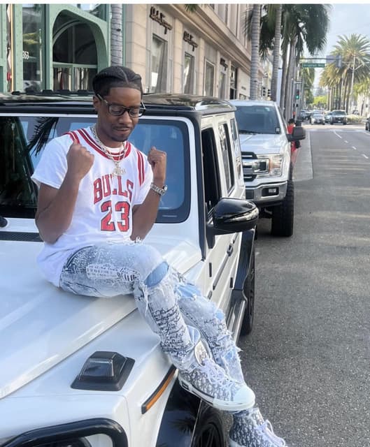 AYO SK3TCH artist profile image