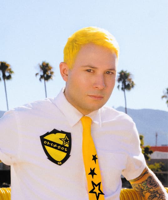 Bentley Robles artist profile image