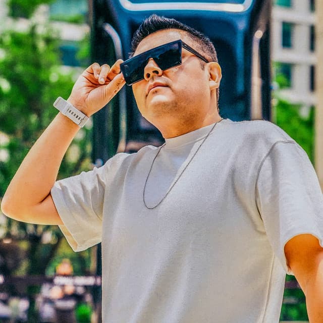 Guztavo MX artist profile image