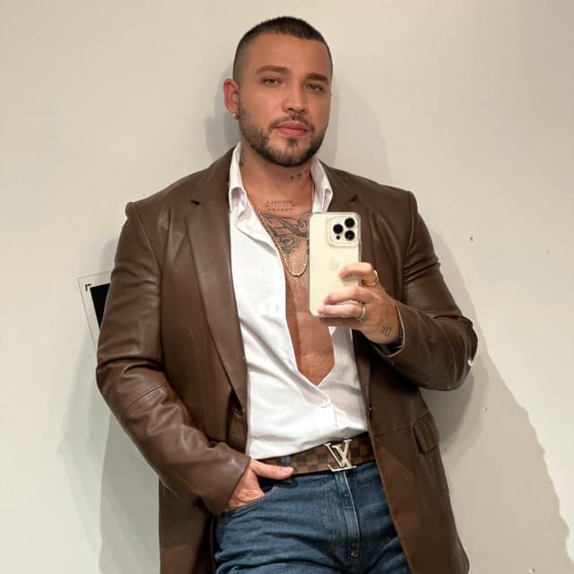 Jessi Uribe's artist profile image