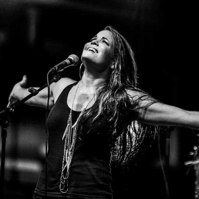 Bonnie Bishop's artist profile image