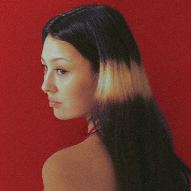 Luna Li artist profile