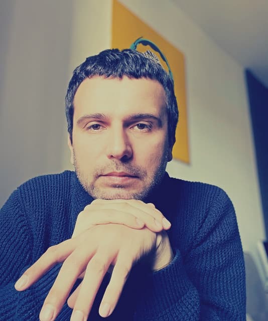 AKOVIANI artist profile image