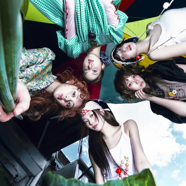 LE SSERAFIM's artist profile image