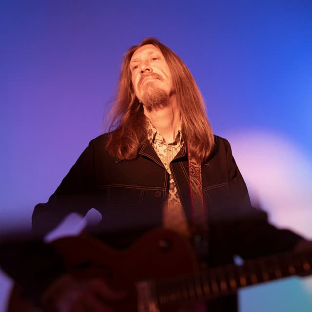 Oliver Wood's artist profile image