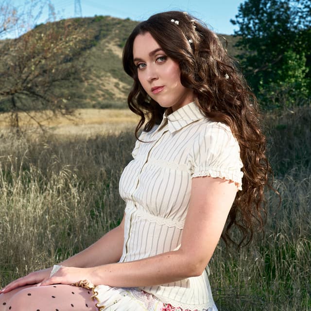 Em Beihold's artist profile image