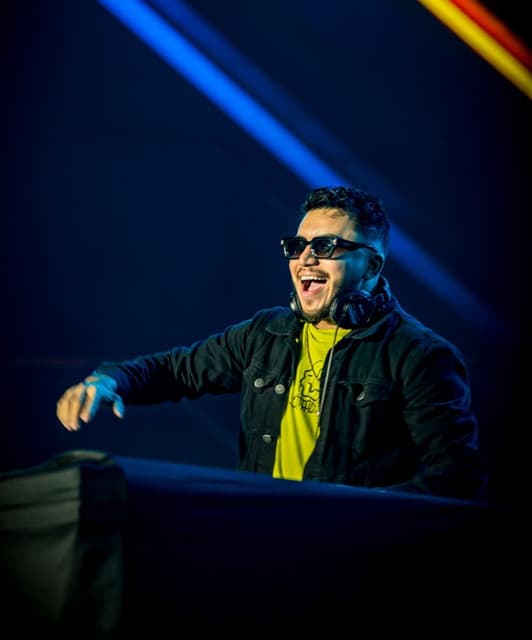 DJ Moisés artist profile image