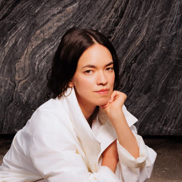 Momoko Gill artist profile