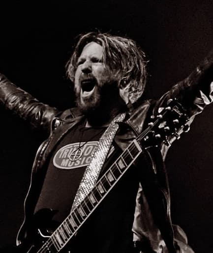 Tracii Guns artist profile image
