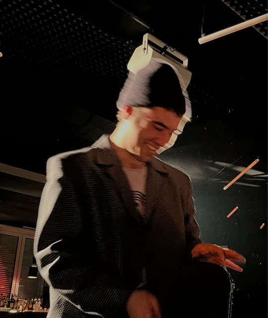 Benjamin Amaru artist profile image